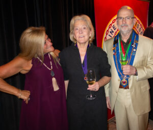 Sharon Briskman, Dame de la Chaîne Susan Rees, and Chevalier Mark Lewonowski (Photo by Allan Kam)